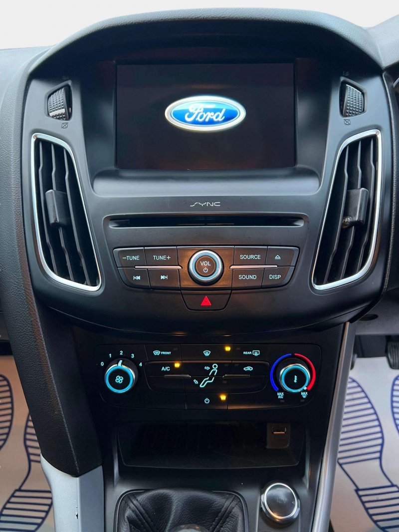 FORD FOCUS