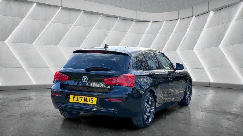 BMW 1 SERIES