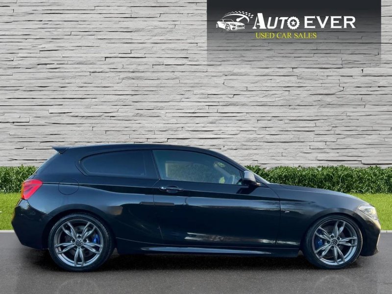 BMW 1 SERIES