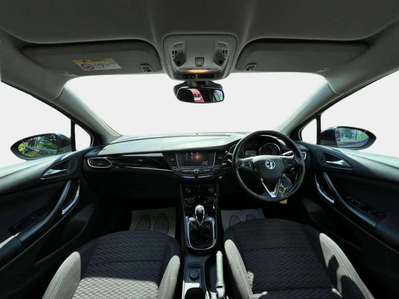 VAUXHALL ASTRA