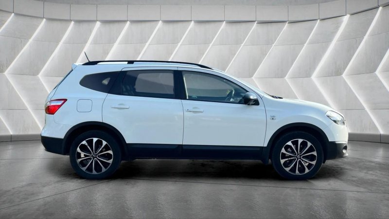 NISSAN QASHQAI+2