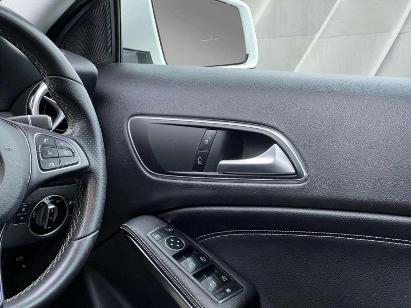 MERCEDES-BENZ GLA CLASS