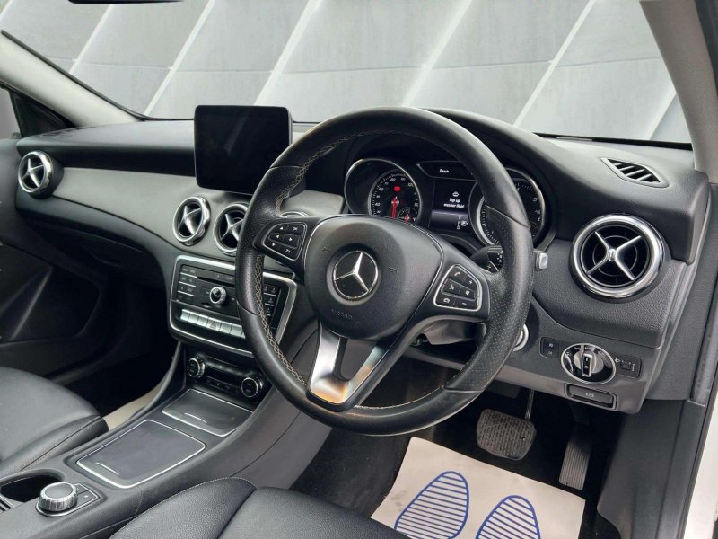 MERCEDES-BENZ GLA CLASS