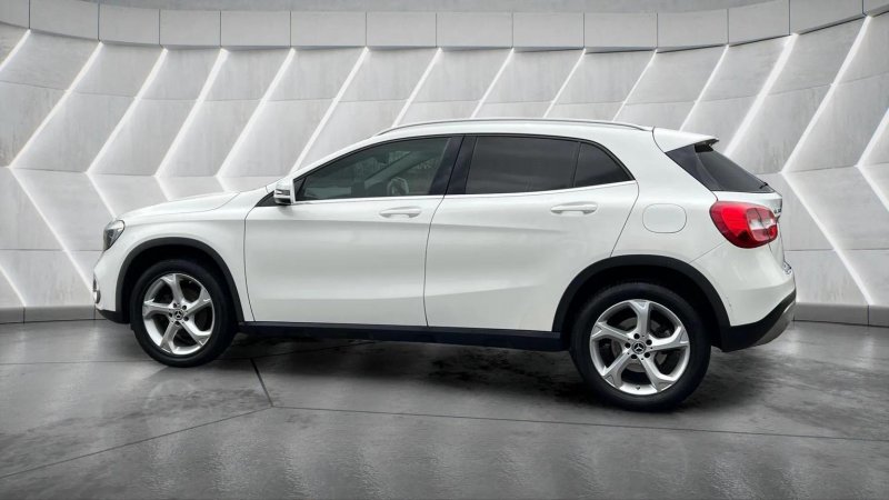 MERCEDES-BENZ GLA CLASS