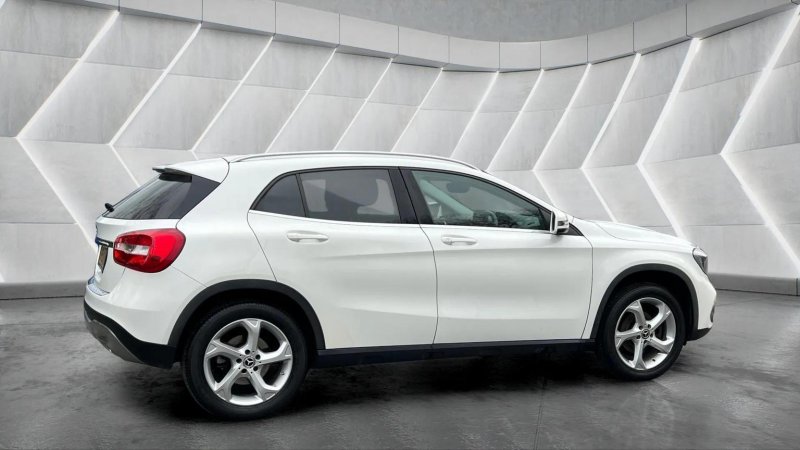 MERCEDES-BENZ GLA CLASS