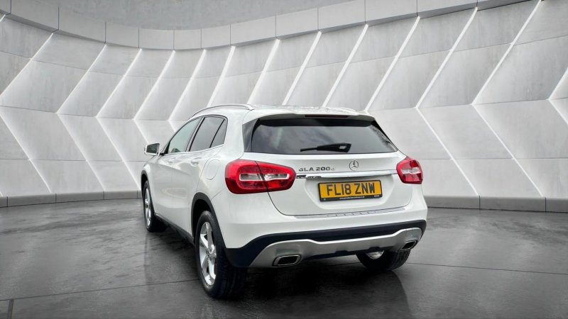 MERCEDES-BENZ GLA CLASS