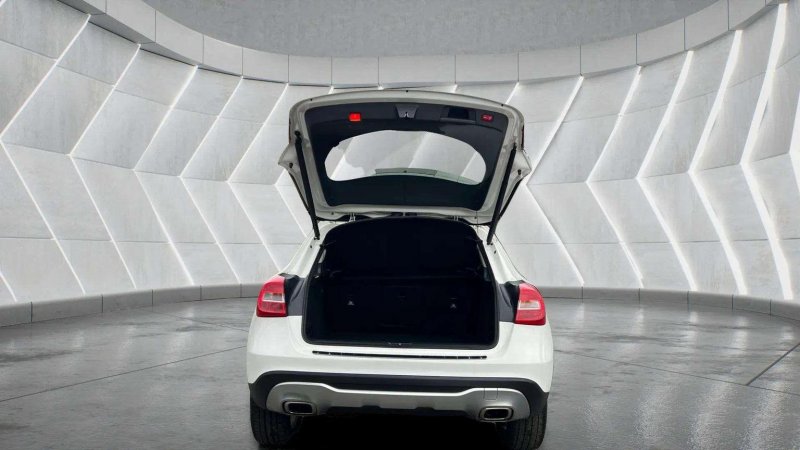 MERCEDES-BENZ GLA CLASS