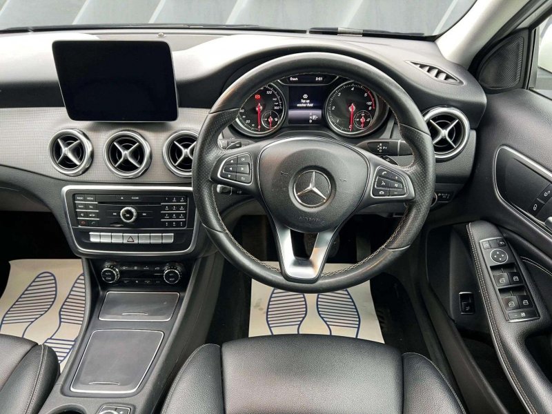 MERCEDES-BENZ GLA CLASS