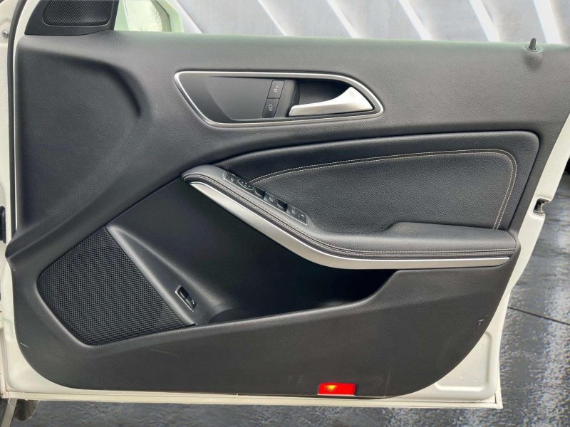 MERCEDES-BENZ GLA CLASS