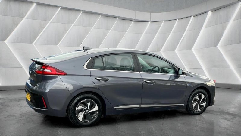 HYUNDAI IONIQ